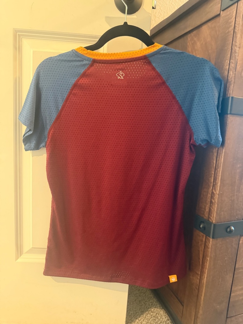Women’s Rabbit EZ Tee Perf SS Small - Picture 2 of 4